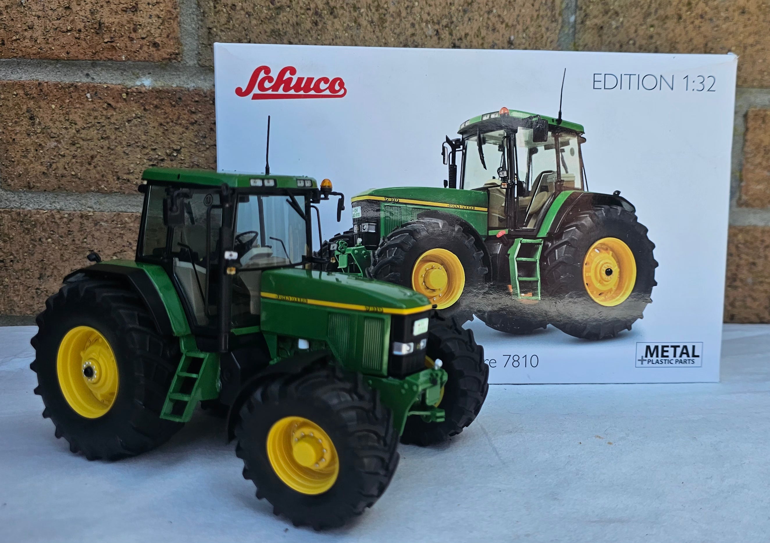 Schuco John Deere 7810 Tractor