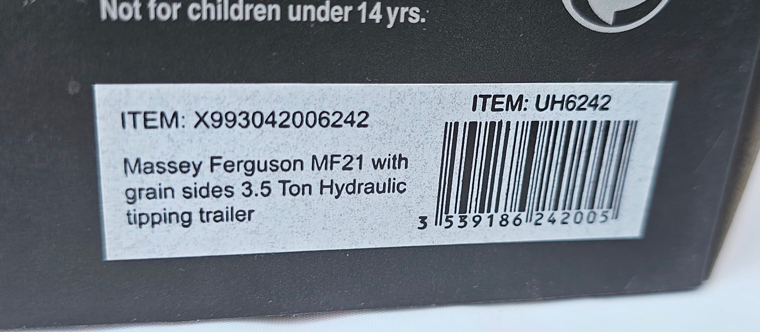 Universal Hobbies MF21 Massey Ferguson 3.5 Ton UH6242
